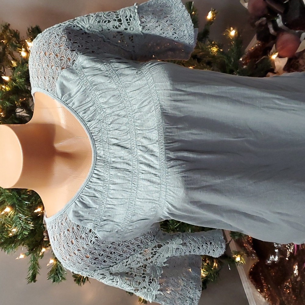 Maurices crochet lace smocked top blouse XS EUC light green - Picture 3 of 7